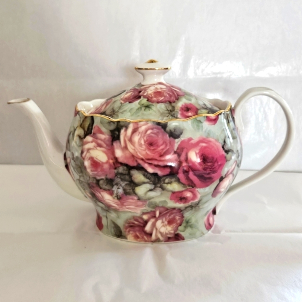 Wow - Roses! Grace's Teaware Teapot
